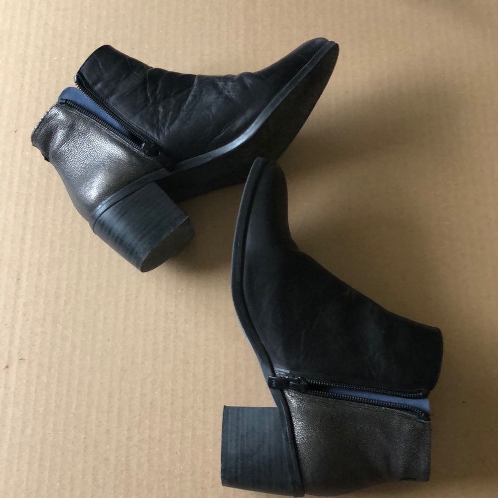 Dorking by Fluchos Leather Metalic Ankle Boots